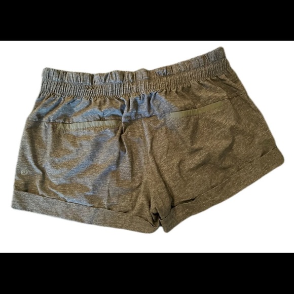 Lululemon shorts size 12. EUC. - Picture 2 of 3